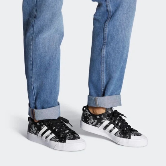 adidas x Disney Goofy Nizza in Black - Picture 3 of 15